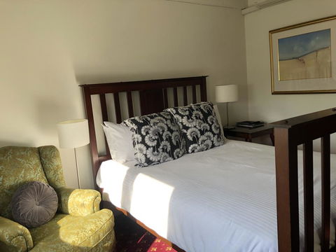 The Corner Hotel Alexandra - Phillip Island Accommodation 2