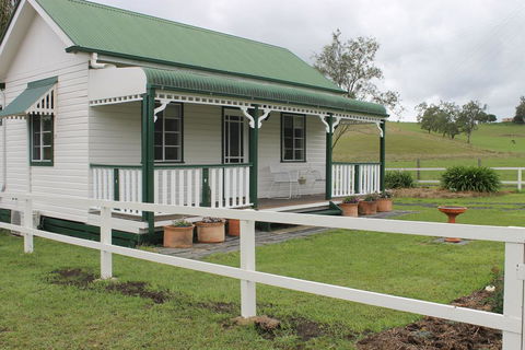 The Dollhouse Cottage - Phillip Island Accommodation 0