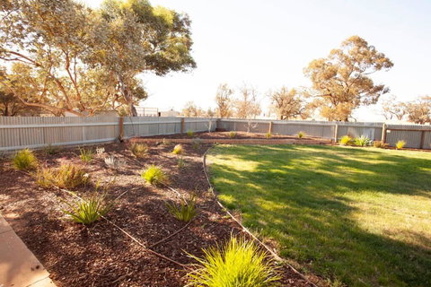 The Farmhouse. - Phillip Island Accommodation 3