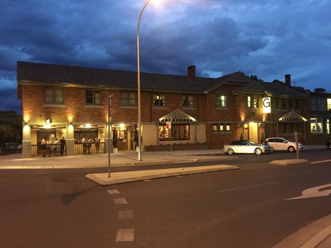 The George Hotel - Phillip Island Accommodation 0