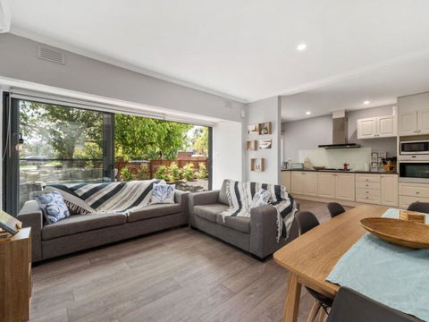 The Heart Of Cosmopolitan Mornington - Phillip Island Accommodation 1