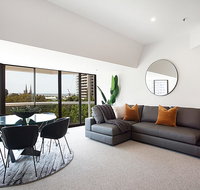 THE HYDEAWAY-LUXE HYDE PARK CITY APARTMENT-hosted by LAbode Accommodation - Phillip Island Accommodation