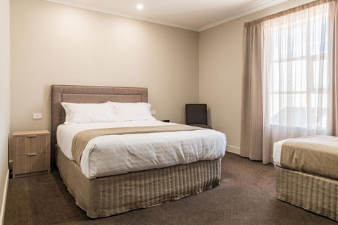 The Lighthouse Hotel - Phillip Island Accommodation 0
