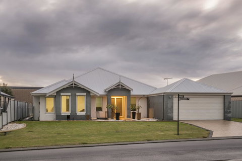 The Oaks - Phillip Island Accommodation 0