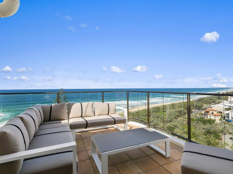 The Penthouse @ Point Cartwright - INSTANT HOTEL WINNER 2019 - Phillip Island Accommodation 3