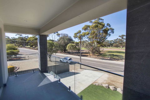 The Races Complex - Phillip Island Accommodation 2