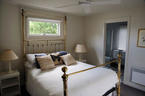 The Red Feather Inn - Phillip Island Accommodation 0