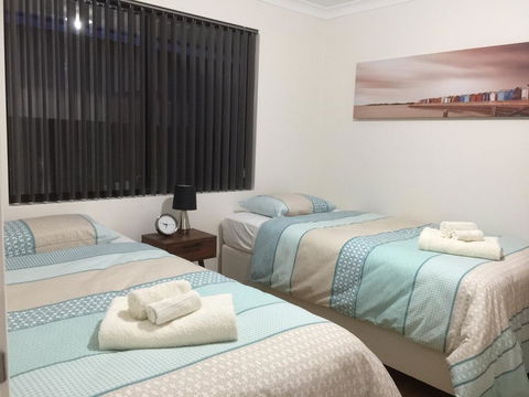The Royal Dolphin Holiday Home - Phillip Island Accommodation 2