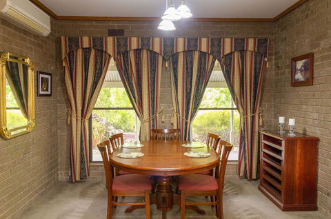 The Townhouse - Phillip Island Accommodation 3