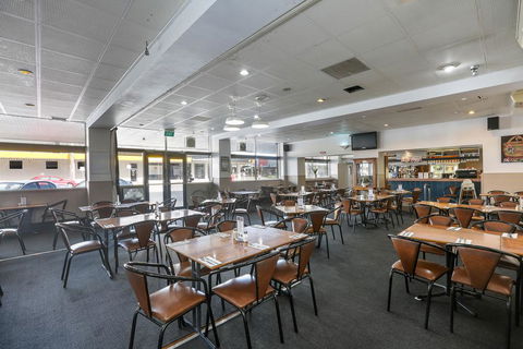 The Union Club Hotel - Phillip Island Accommodation 2