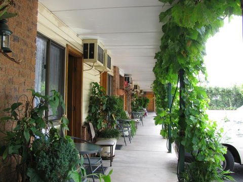 The Wayfarer Motel - Phillip Island Accommodation 0