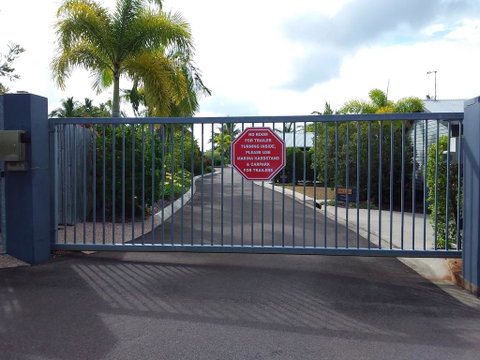 Tin Can Bay Marina Villas - Phillip Island Accommodation 3