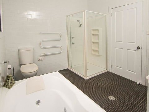 Tuppy's On The Lake - Phillip Island Accommodation 3