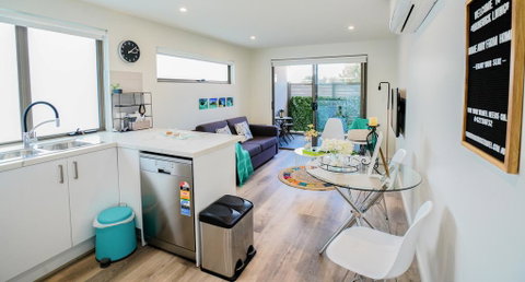 U101 Brunswick Living Brand New Deluxe Balcony Apartment Close To Airport And CBD - Phillip Island Accommodation 0