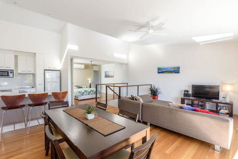 Unit 4 Rainbow Surf - Modern, Double Storey Townhouse With Large Shared Pool, Close To Beach And Shop - Phillip Island Accommodation 0