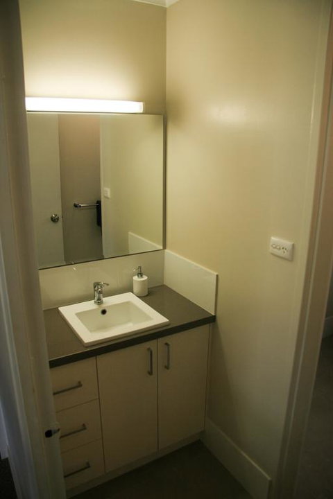 Unit1, Graydon Lodge - Phillip Island Accommodation 3