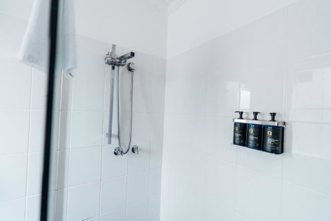 UNO Hotel Sydney - Phillip Island Accommodation 2