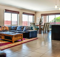 Valencia - Phillip Island Accommodation