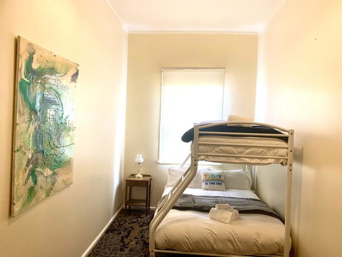 Victoria Albert Guest House Bar Cafe And Restaurant - Phillip Island Accommodation 1