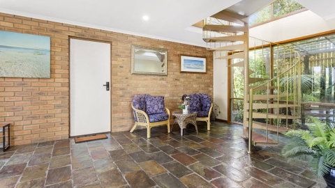 VIEWS AT MCCRAE..... - Phillip Island Accommodation 1