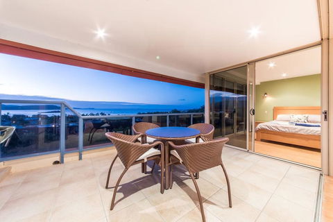 VIEWS ON ELSHEBY - Phillip Island Accommodation 2