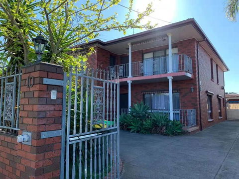 Vintage House In Bentleigh East - Phillip Island Accommodation 2