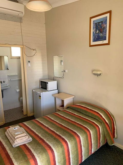Walgett Motel - Phillip Island Accommodation 1