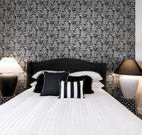 Walk everywhere in the city from a historic home - Phillip Island Accommodation