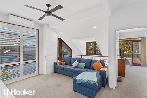 Wanda Waterview - Tranquil Treetop Surrounds - Phillip Island Accommodation 2