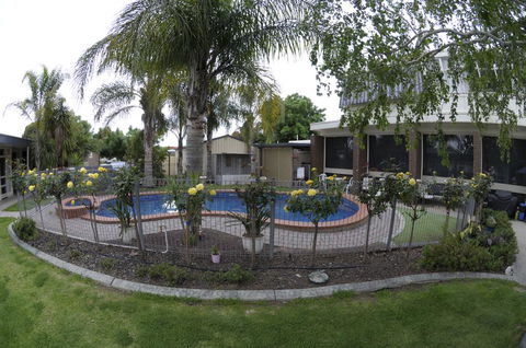 Warrina Motor Inn - Phillip Island Accommodation 3