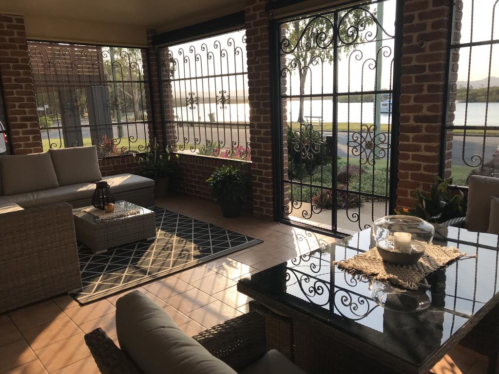 Coombabah QLD Phillip Island Accommodation