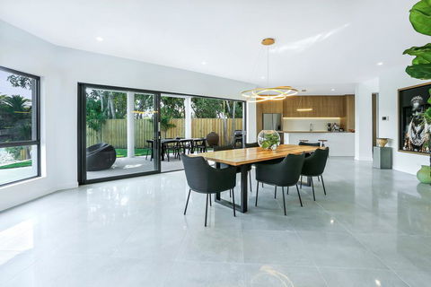 Waterfront Wonder, Noosa Waters - Phillip Island Accommodation 2