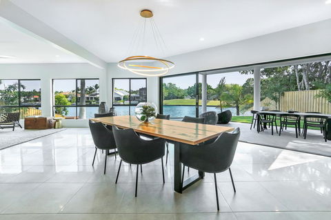 Waterfront Wonder, Noosa Waters - Phillip Island Accommodation 1