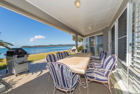 Waterfront Wonderland Foreshore Drive 41 - Phillip Island Accommodation 0
