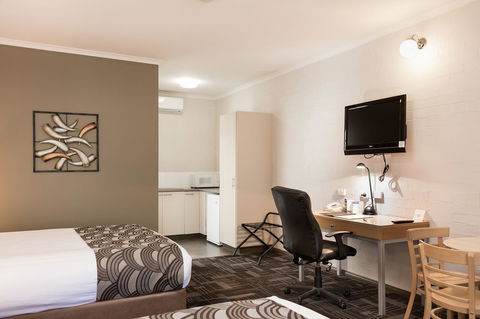 Blazing Stump Motel & Suites - Phillip Island Accommodation 9