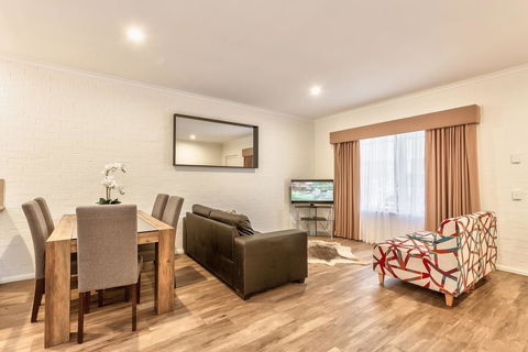 Blazing Stump Motel & Suites - Phillip Island Accommodation 3
