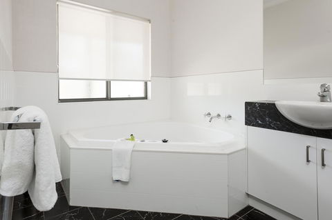 Blazing Stump Motel & Suites - Phillip Island Accommodation 33