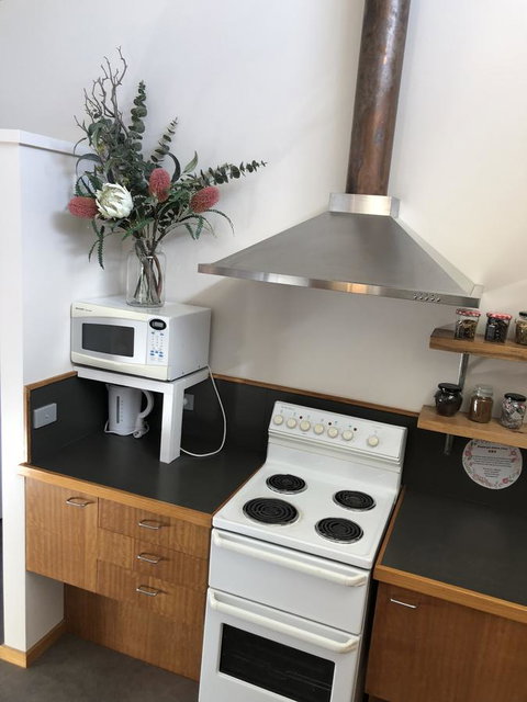 The PC Cottage - Phillip Island Accommodation 17