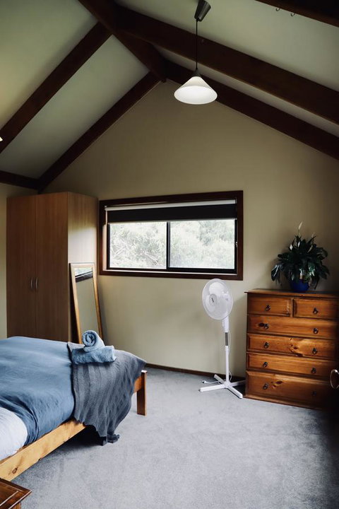 Red Ceder Cottage - Great Ocean Road - Port Campbell - Phillip Island Accommodation 4