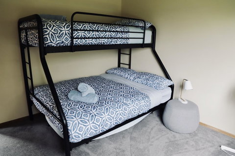 Red Ceder Cottage - Great Ocean Road - Port Campbell - Phillip Island Accommodation 6