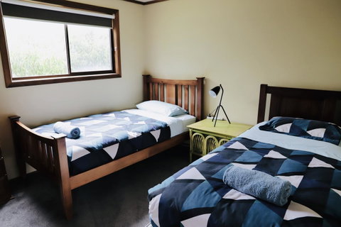 Red Ceder Cottage - Great Ocean Road - Port Campbell - Phillip Island Accommodation 10