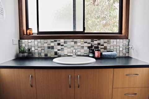 Red Ceder Cottage - Great Ocean Road - Port Campbell - Phillip Island Accommodation 16