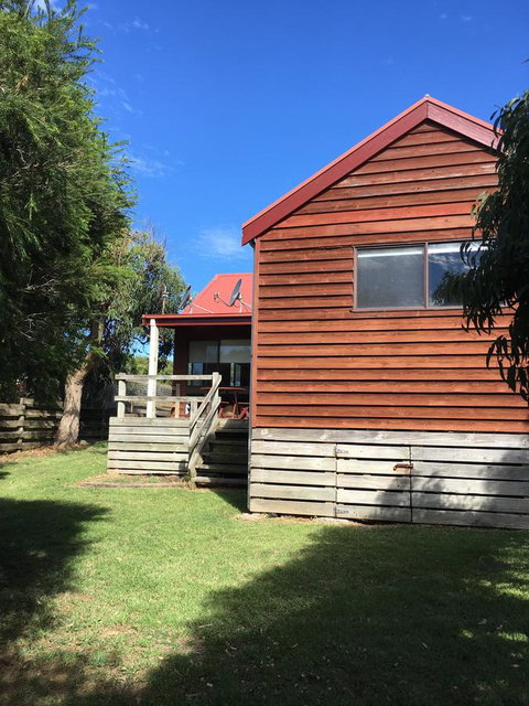 Red Ceder Cottage - Great Ocean Road - Port Campbell - Phillip Island Accommodation 27