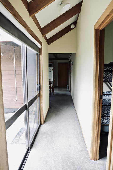 Red Ceder Cottage - Great Ocean Road - Port Campbell - Phillip Island Accommodation 20