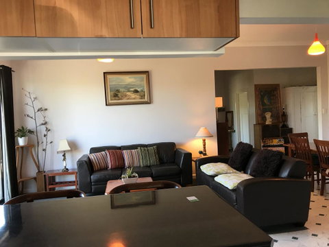 Hillâ€™s Creek Holiday Home - Phillip Island Accommodation 0