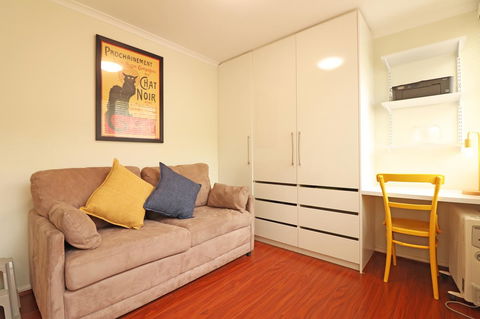 Colour Pop Fitzroy - 3 Bedroom Pet Friendly - Phillip Island Accommodation 16