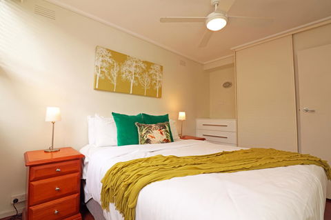 Colour Pop Fitzroy - 3 Bedroom Pet Friendly - Phillip Island Accommodation 14