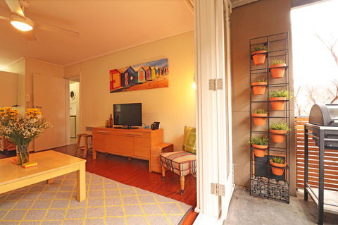 Colour Pop Fitzroy - 3 Bedroom Pet Friendly - Phillip Island Accommodation 9