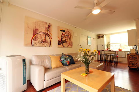 Colour Pop Fitzroy - 3 Bedroom Pet Friendly - Phillip Island Accommodation 4