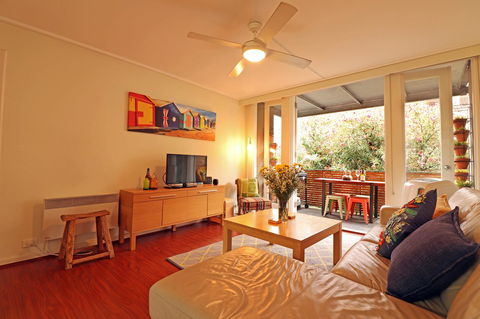 Colour Pop Fitzroy - 3 Bedroom Pet Friendly - Phillip Island Accommodation 1